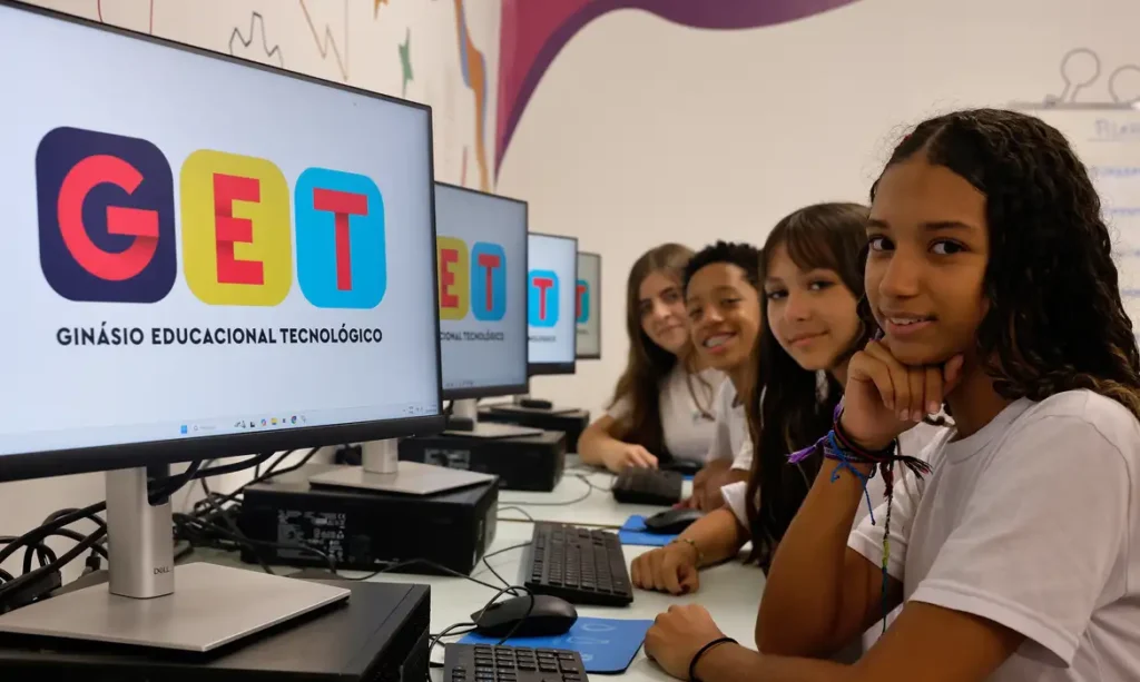 Em todo o país, apenas 14% das escolas públicas contam com grêmios estudantis.